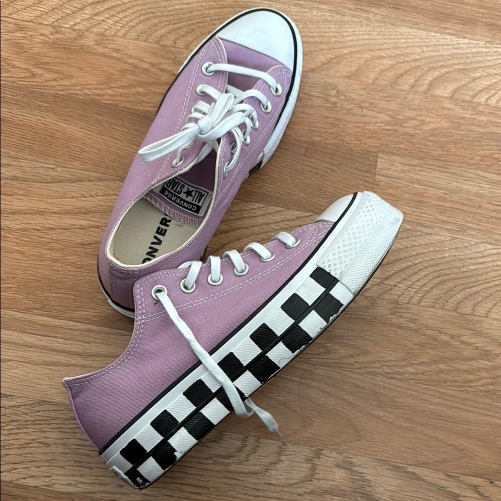 Converse Women's Purple Sneakers